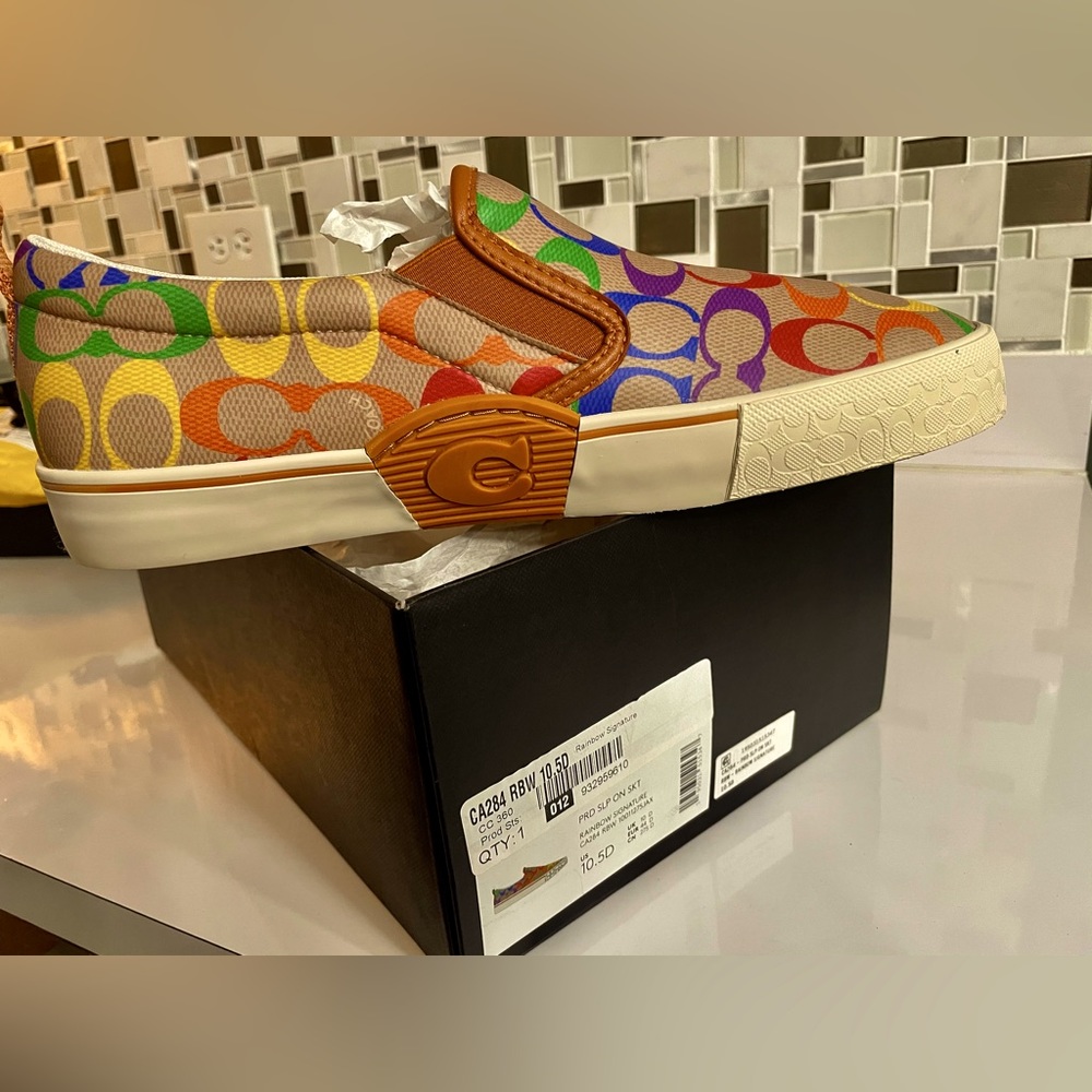 New Coach limited Rainbow  signature edition